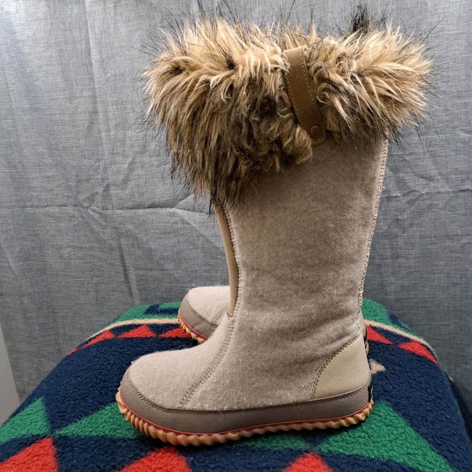 %Sorel Womans Size 7 Cozy Joan Boots Faux Fur Trim Natural Nl/ D9